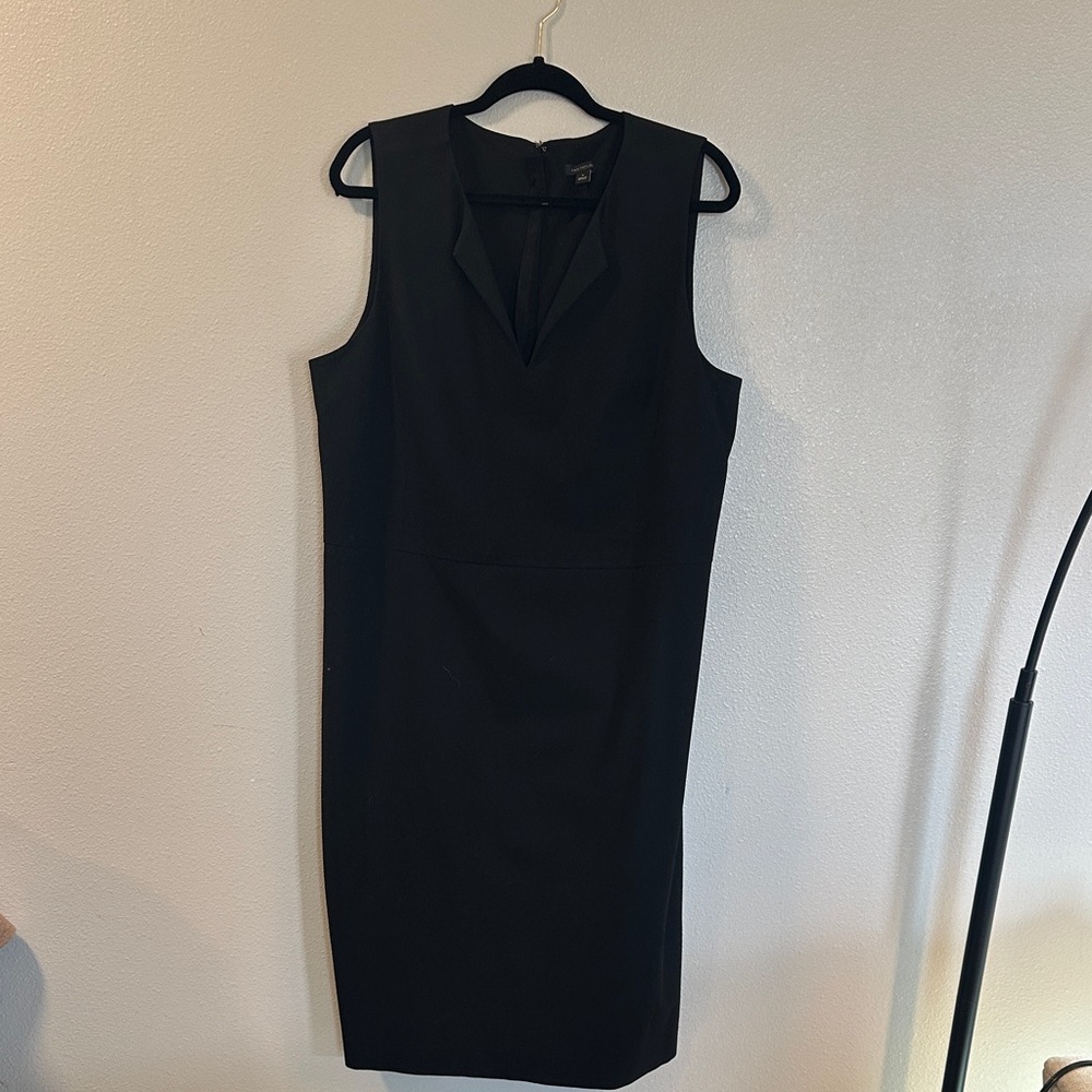 Ann Taylor Black Sleeveless Sheath Dress